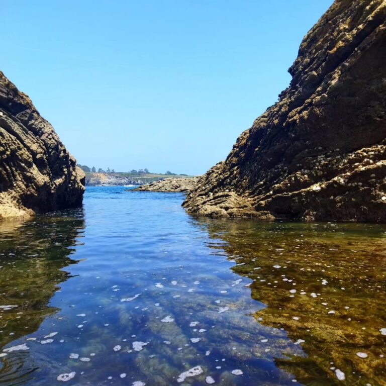 Calas y Cuevas Castropol